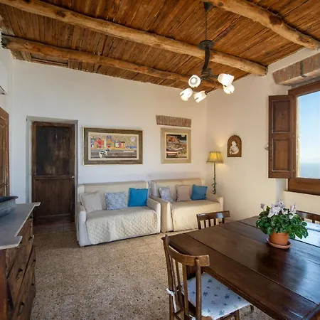 Holiday home Mareluna *